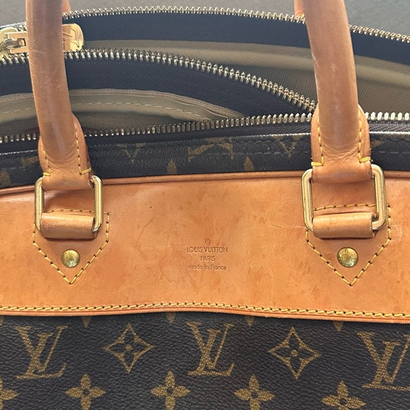 Authentic Louis Vuitton Alize 3 Poches Monogram Canvas Travel Bag - Picture 2 of 9